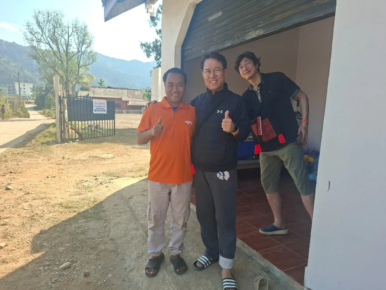 Happy guests on a Khmu Tour